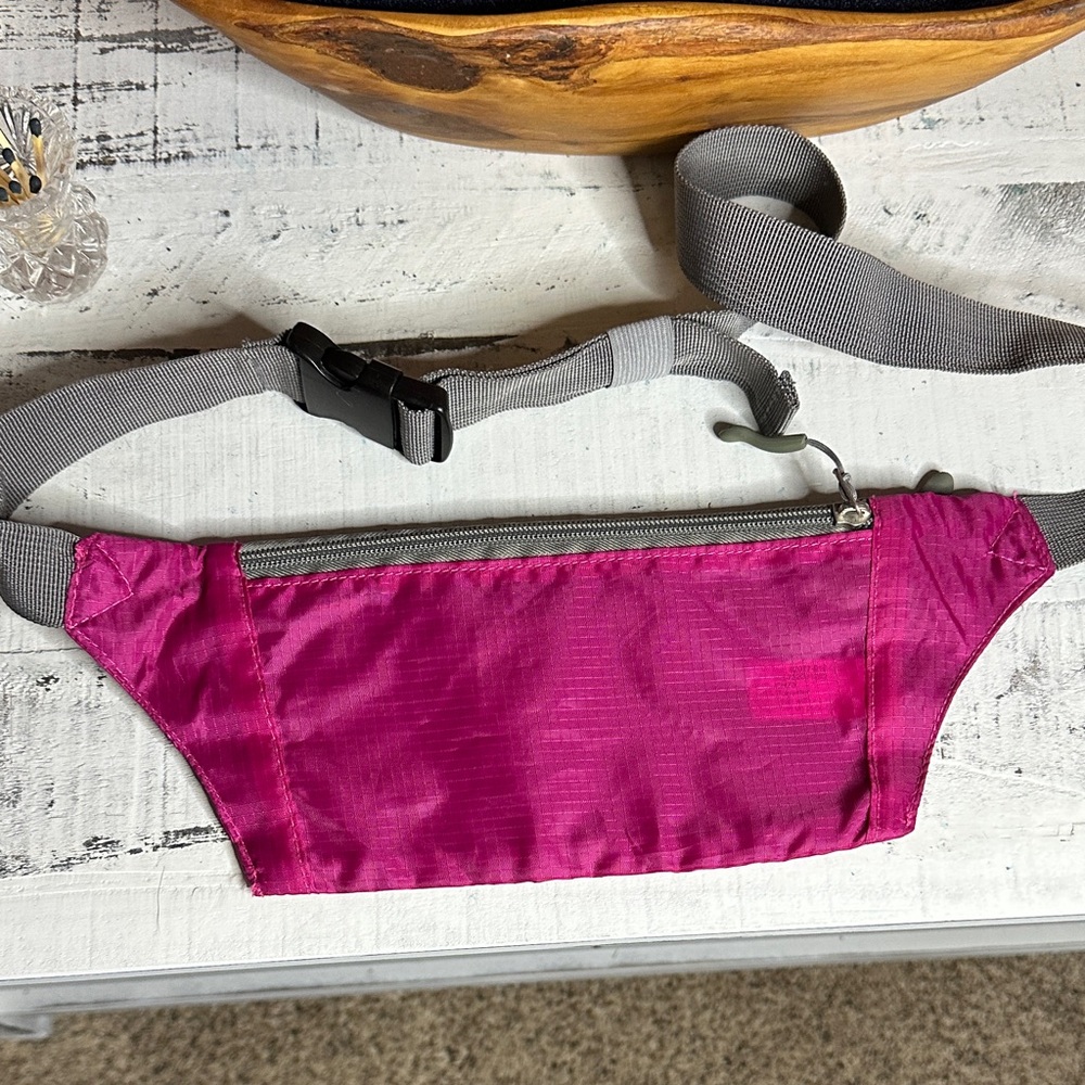 Travelon Waist Pack - Picture 3 of 6